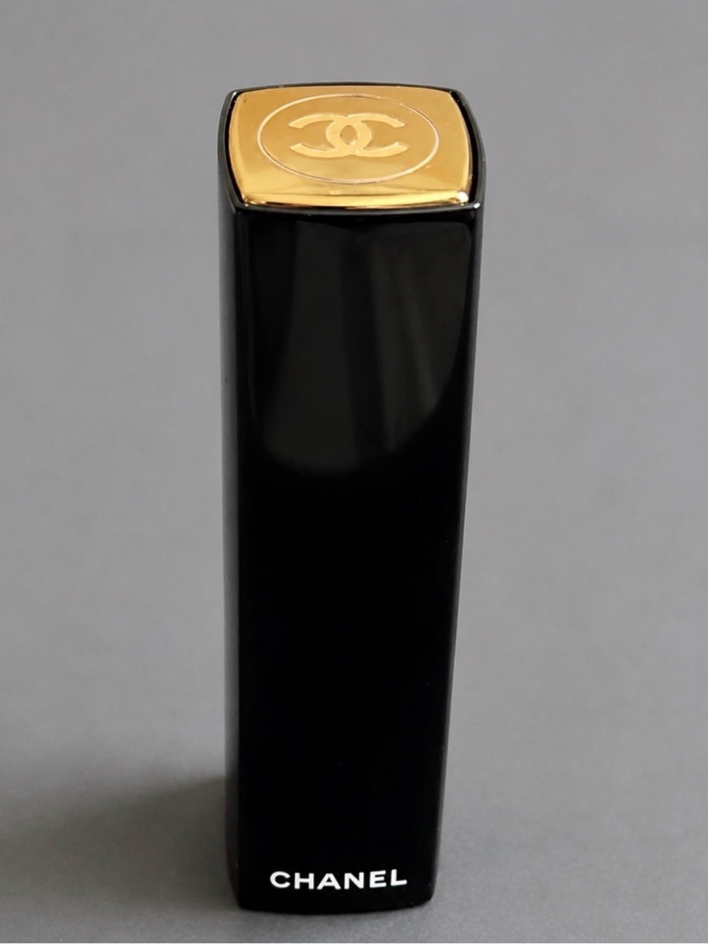 CHANEL Rouge Allure Velvet 38 La Fascinante Discontinued Rare Lipstick
